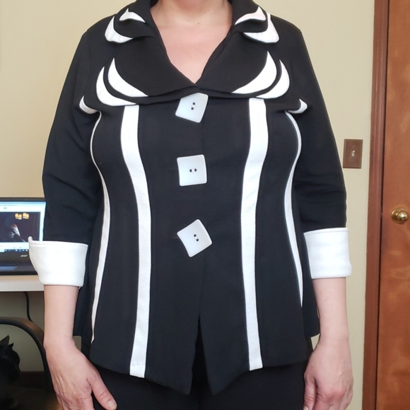 Blazer - Picture 1 of 5